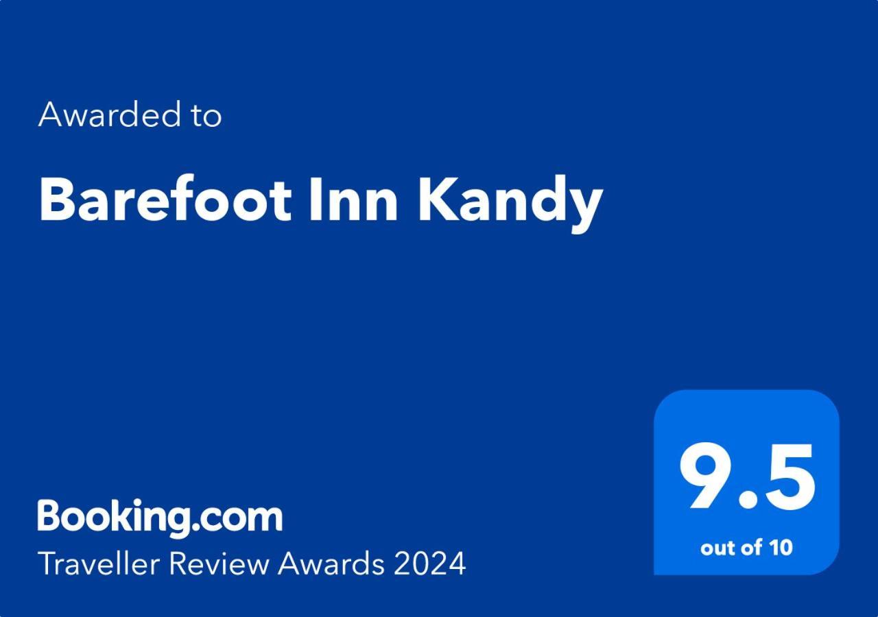 Barefoot Inn Канди Екстериор снимка